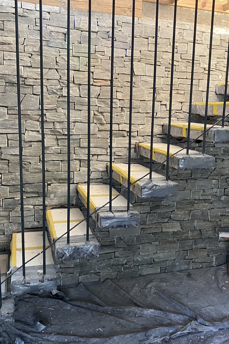 The floating staircase of Chalet Aigle during construction, December 2021